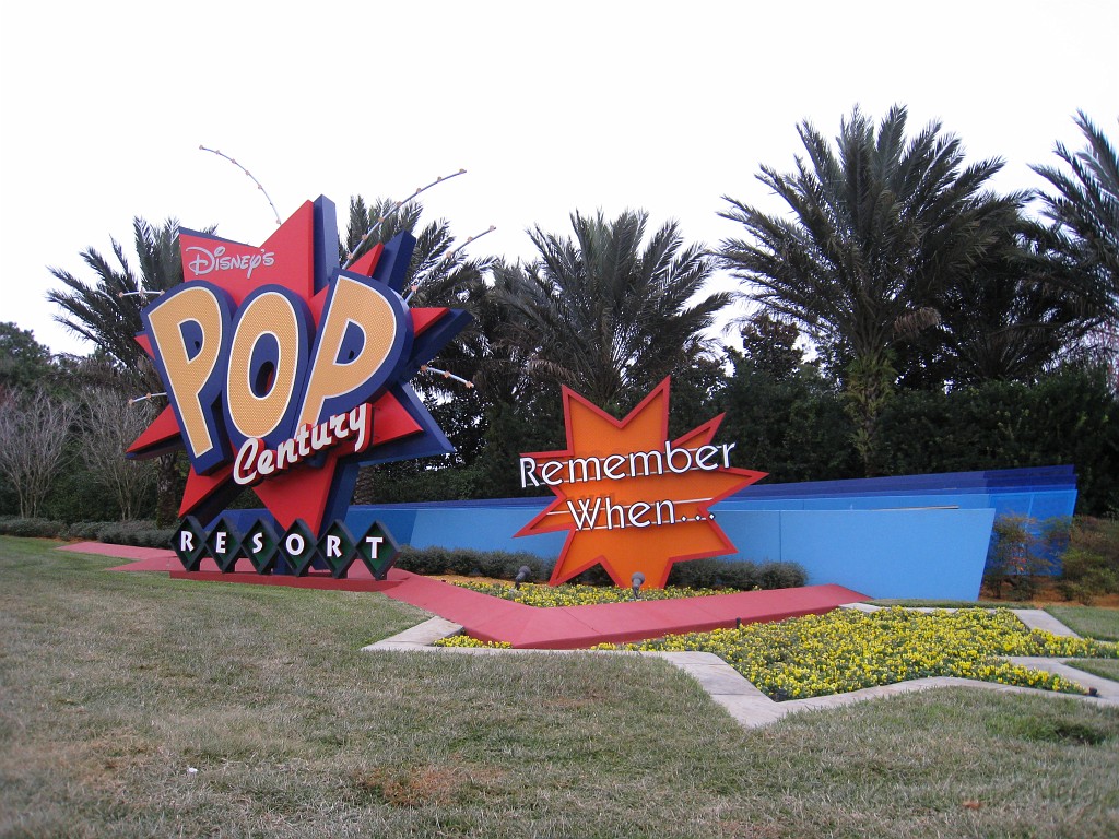 Disney 2010 D1 0570.jpg - January 9-11, 2010 Disney World Florida. Went to run the marathon. Saturday, fly down, check in, go to Expo to pick up packet, then to see Blue Man Group in the evening.